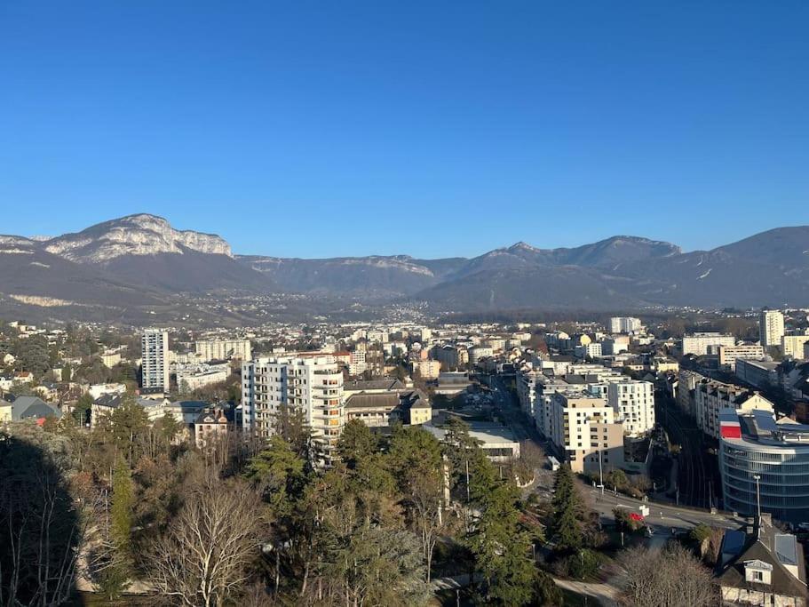 T2 Centre Ville Avec Vue Imprenable Chambéry Exterior foto